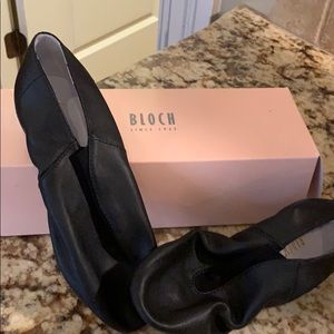 New! Bloch jazz shoes